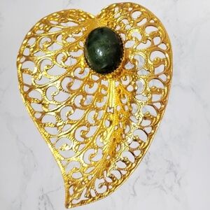VINTAGE Gold-tone Filigree Leaf Brooch with Green Cabochon Stone